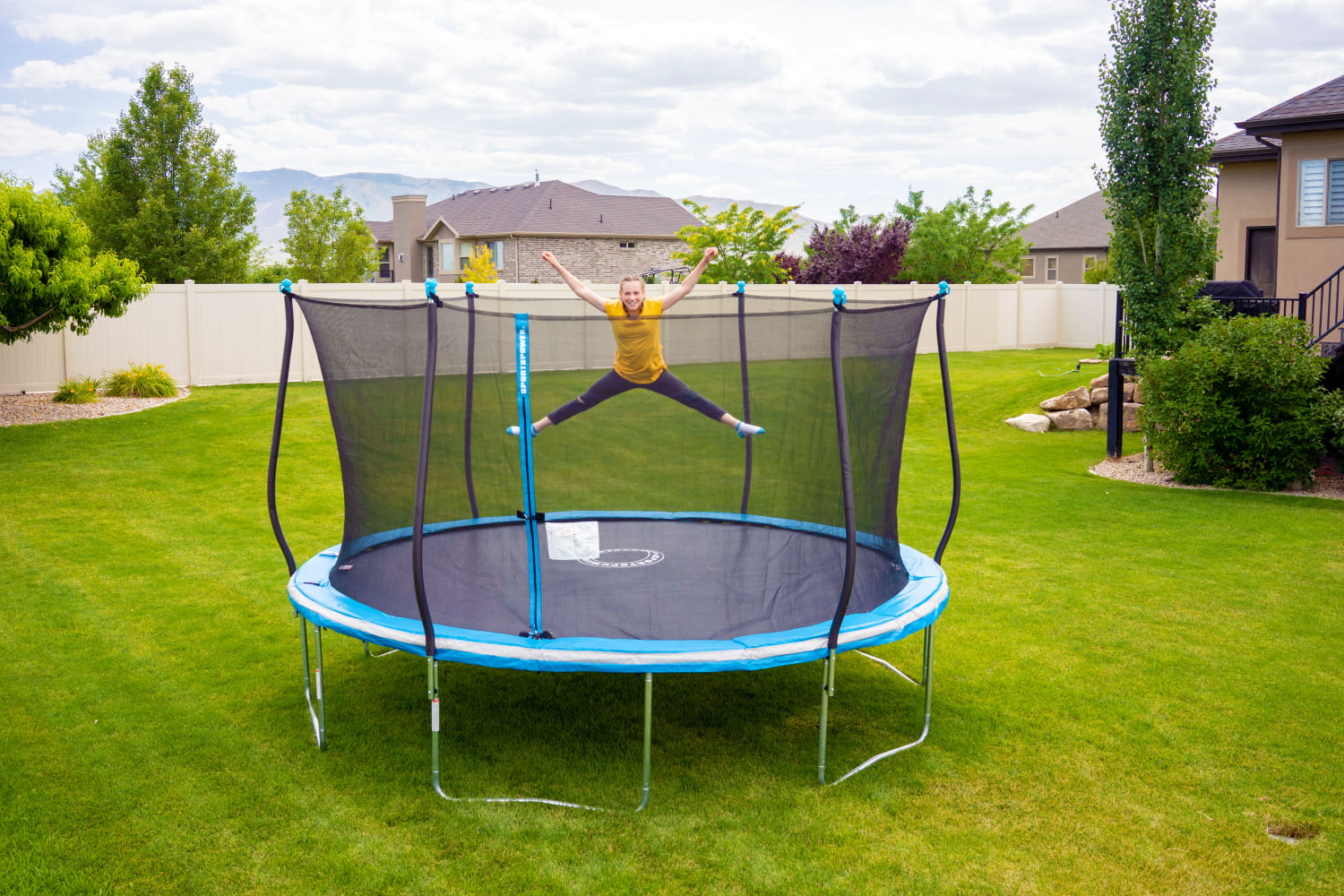 5 Ways To Turn Your Backyard Into The Playground - UrbanFarmOnline.com